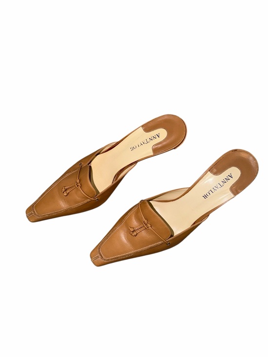 Ann Taylor Shoes - Vintage Ann Taylor Leather Pointy Toe Loafer Kitten Heel Size 10 Y2K